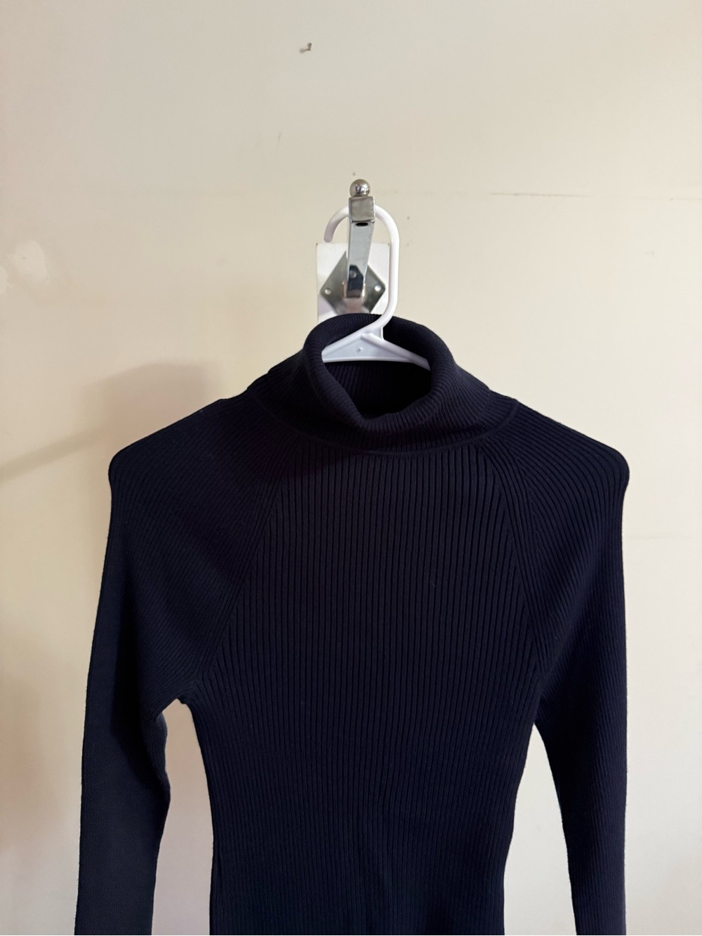 New Banana Republic Ribbed Turtleneck Sweater - Picture 3 of 9